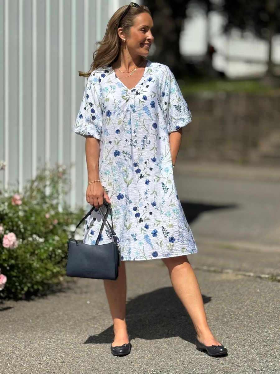 MELE KJOLE BLOMSTER - HVIT/BLÅ