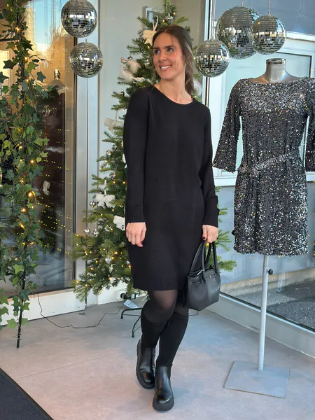 Hovedbilde VIRIL STRIKKE KJOLE - SORT