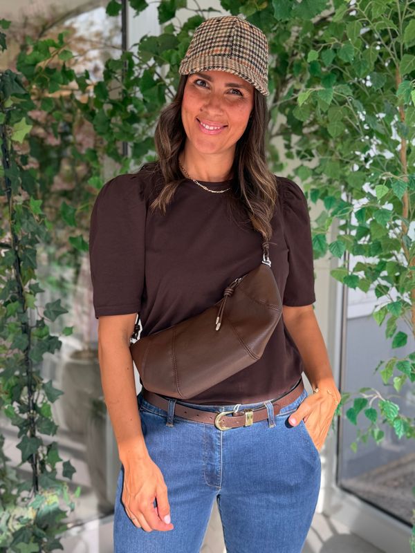 FENJA T-SHIRT M/PUFFERM - MØRK BRUN