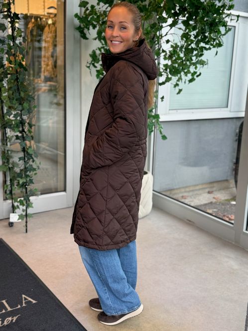Hovedbilde OLGA LANG BOBLE JAKKE - BRUN 