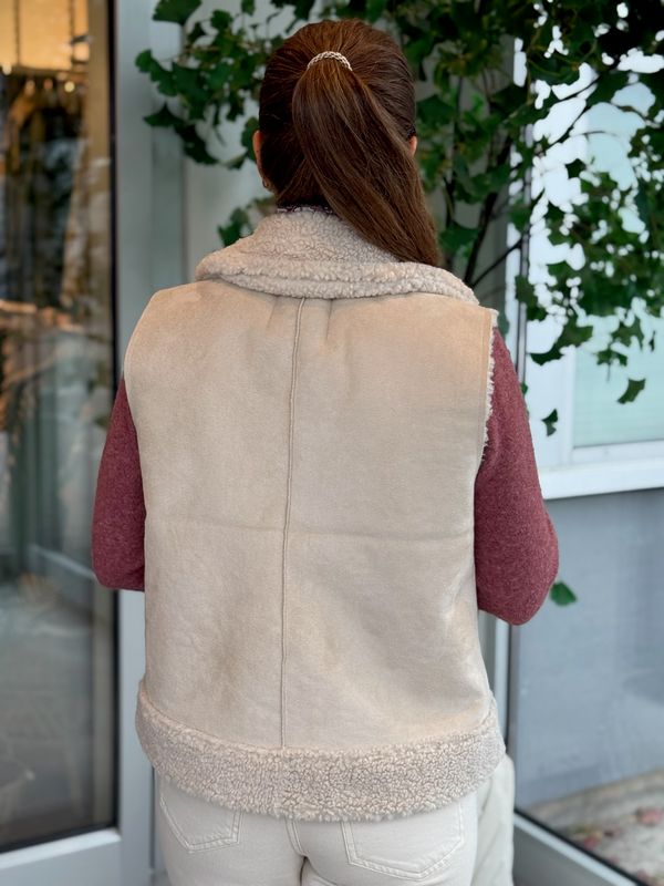 LAMBY VEST - MOONBEAM