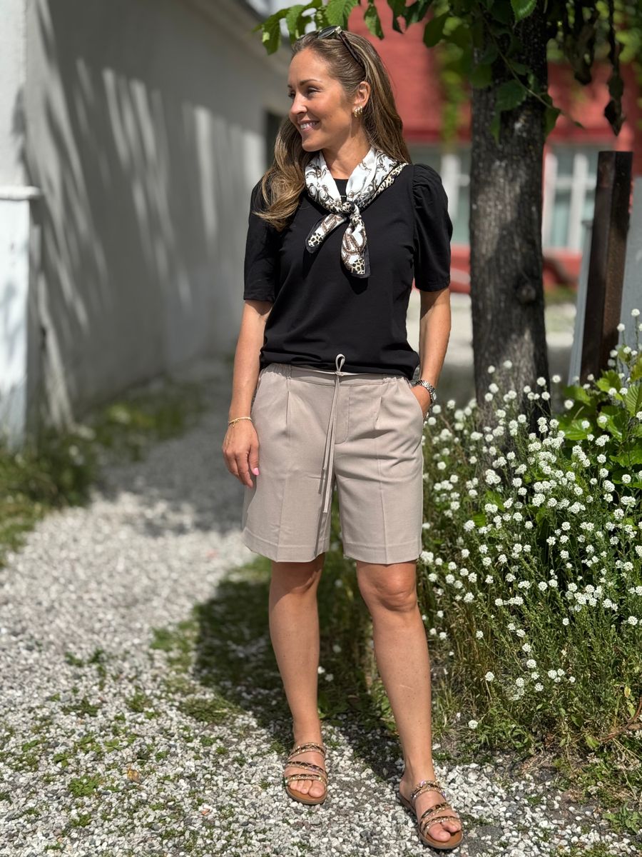 LIZY SHORTS - TAUPE