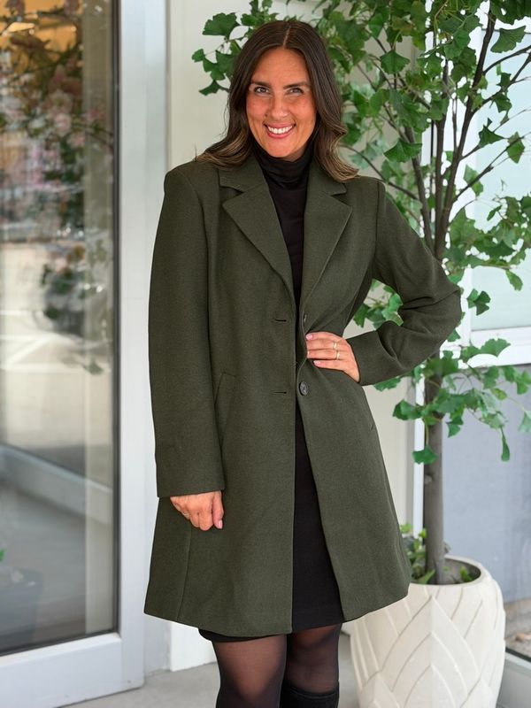 CLAUDIA KÅPE  - OLIVEN