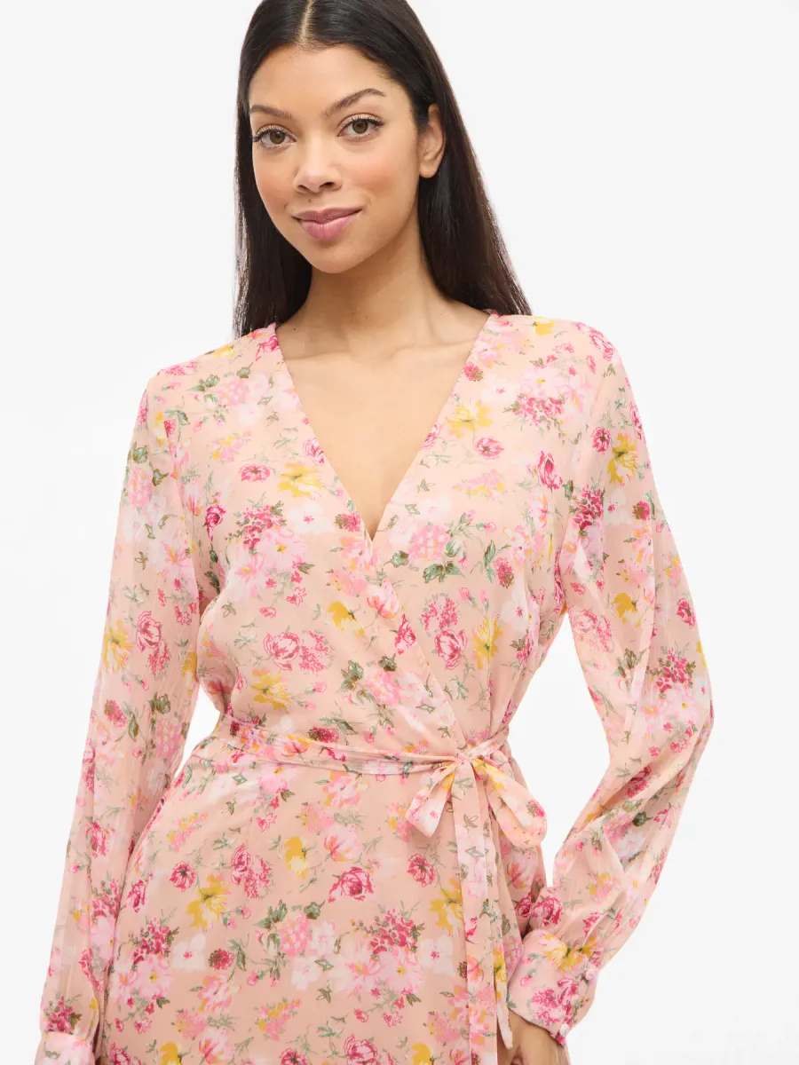 FALIA LANG KJOLE FLOWERS - APRIKOS/ROSA