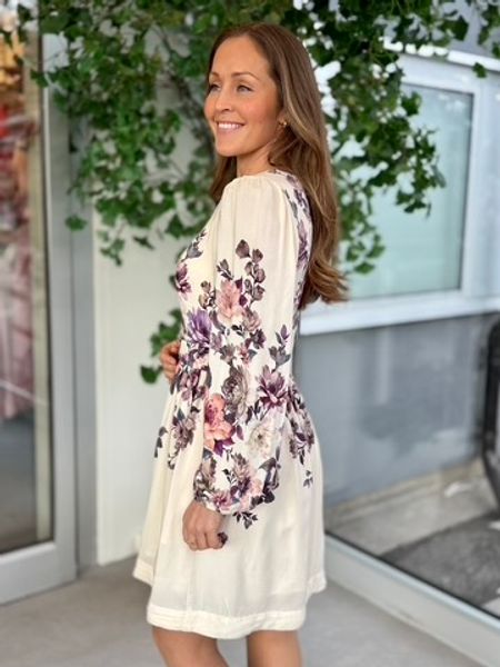 Hovedbilde SOFILA KJOLE FLOWER - CREAM