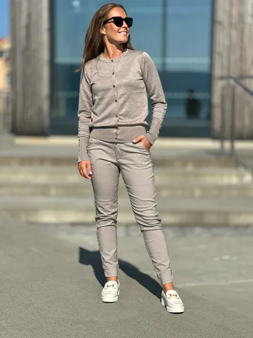 Hovedbilde KATIE CARDIGAN M/GULLKNAPPER - DESERT TAUPE ...