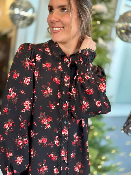 Hovedbilde CLO FLOWER BLUSE - SORT