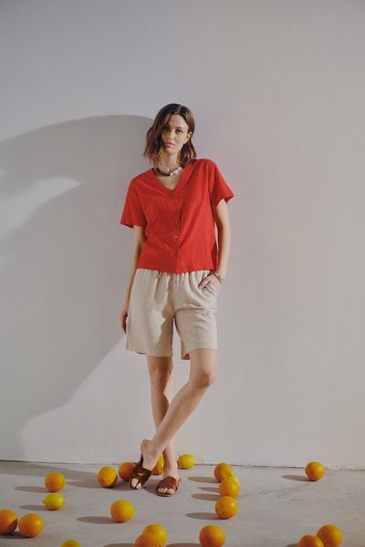 Hovedbilde LAVA LIN/VISCOSE BLUSE V-HALS - RØD