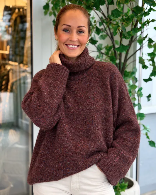 Hovedbilde INGRID GENSER M/HØY HALS - PLOMME