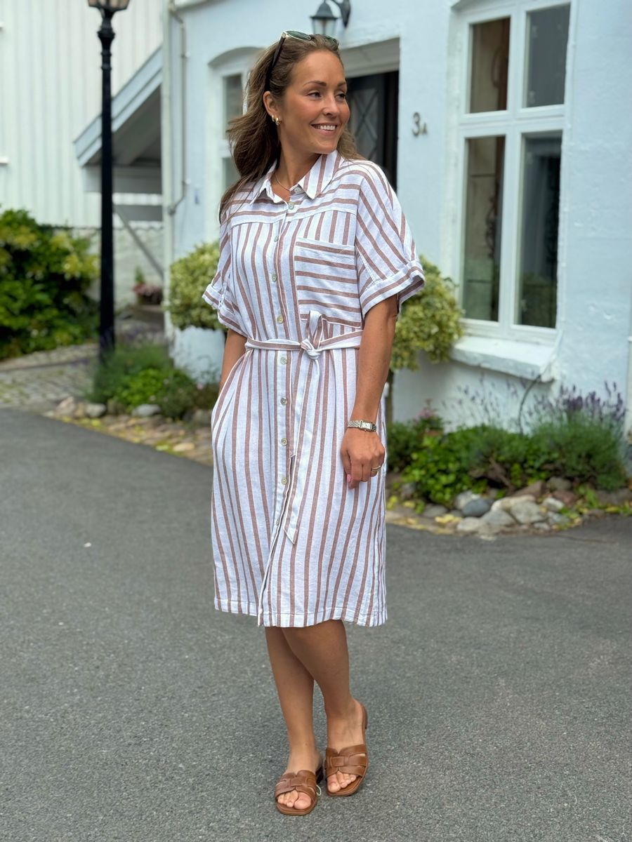 LAVISCO LIN/VISCOSE SKJORTEKJOLE - HVIT / DUSTY COGNAC