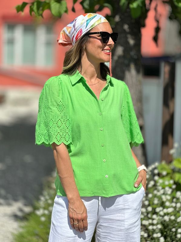 LARA BLUSE - BUD GREEN