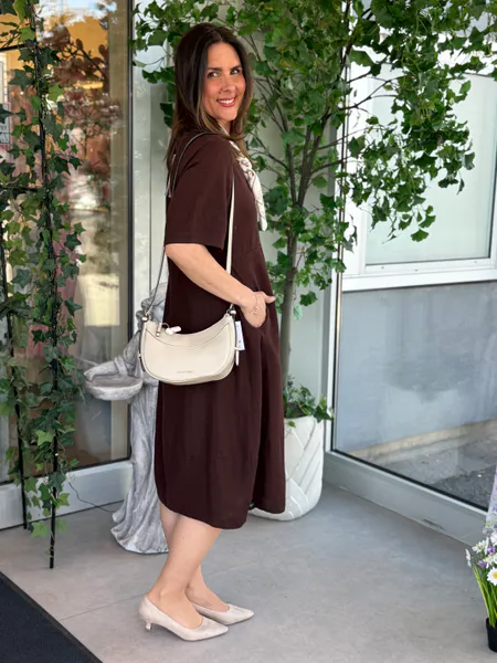 Hovedbilde LAVA KJOLE V-HALS - BRUN