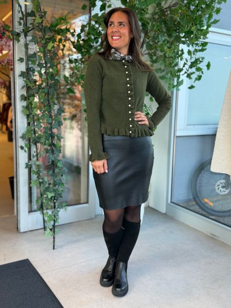 Hovedbilde JACIA CARDIGAN M/FRILL - OLIVEN MELERT
