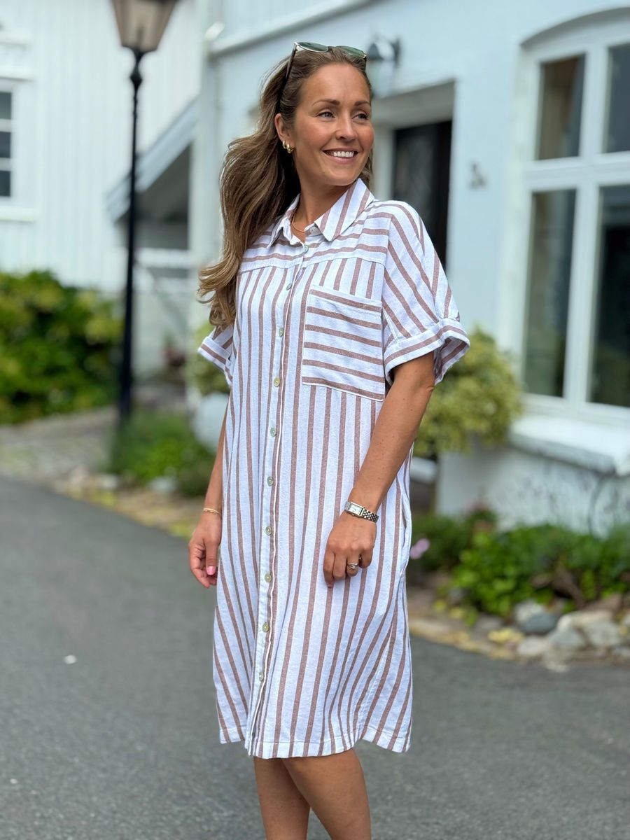 LAVISCO LIN/VISCOSE SKJORTEKJOLE - HVIT / DUSTY COGNAC