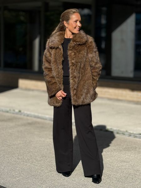 Hovedbilde GLORIA FAKE FUR JAKKE - LYS BRUN