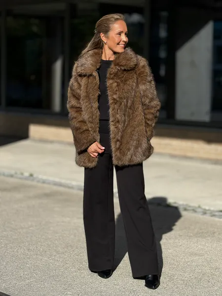 Hovedbilde GLORIA FAKE FUR JAKKE - LYS BRUN