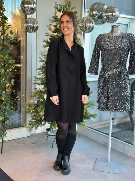 Hovedbilde MALIMA KJOLE M/SMAL EMBRO - SORT