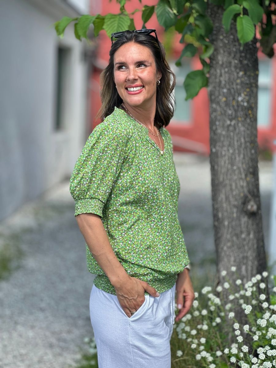 ADNEY BLUSE - BUD GREEN/LYS OLIVEN