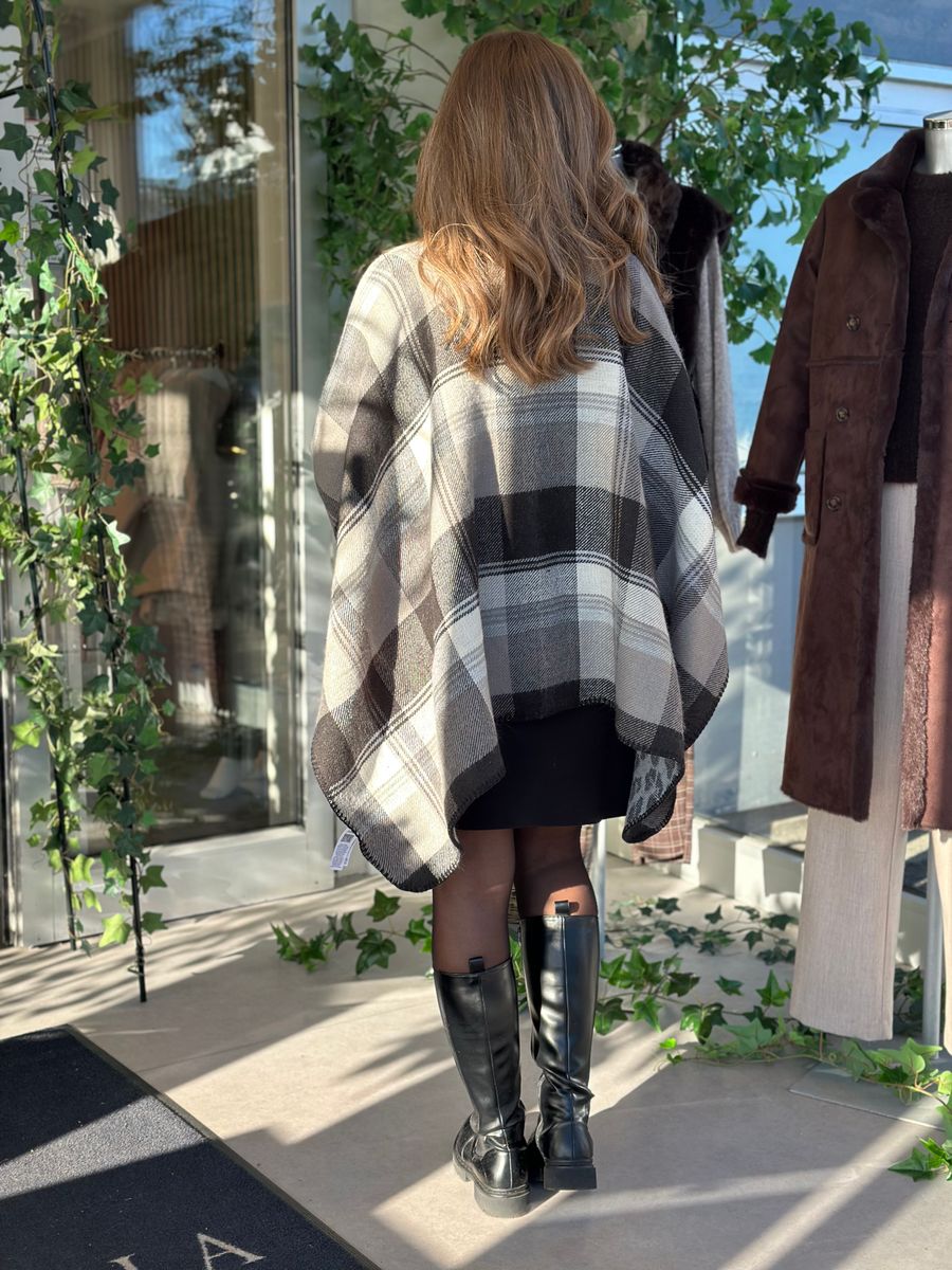 JALINA CAPE - KOKSGRÅ RUTING