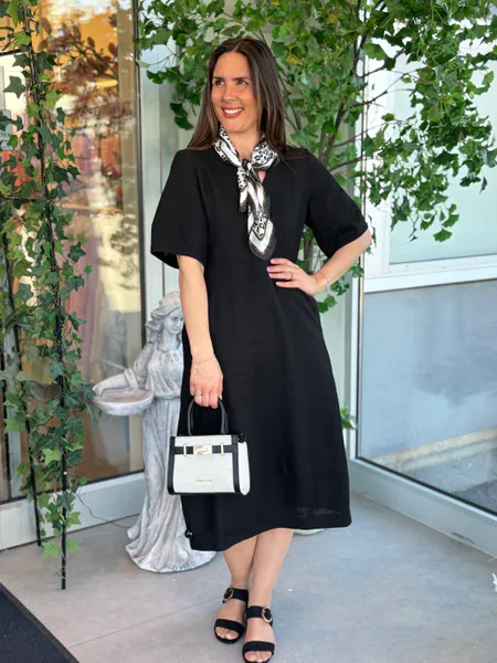 Hovedbilde LAVA KJOLE V-HALS - SORT