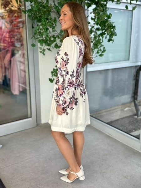 Hovedbilde SOFILA KJOLE FLOWER - CREAM