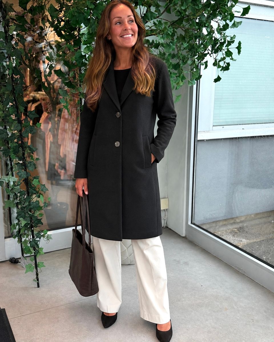 CLAUDIA KÅPE  - SORT
